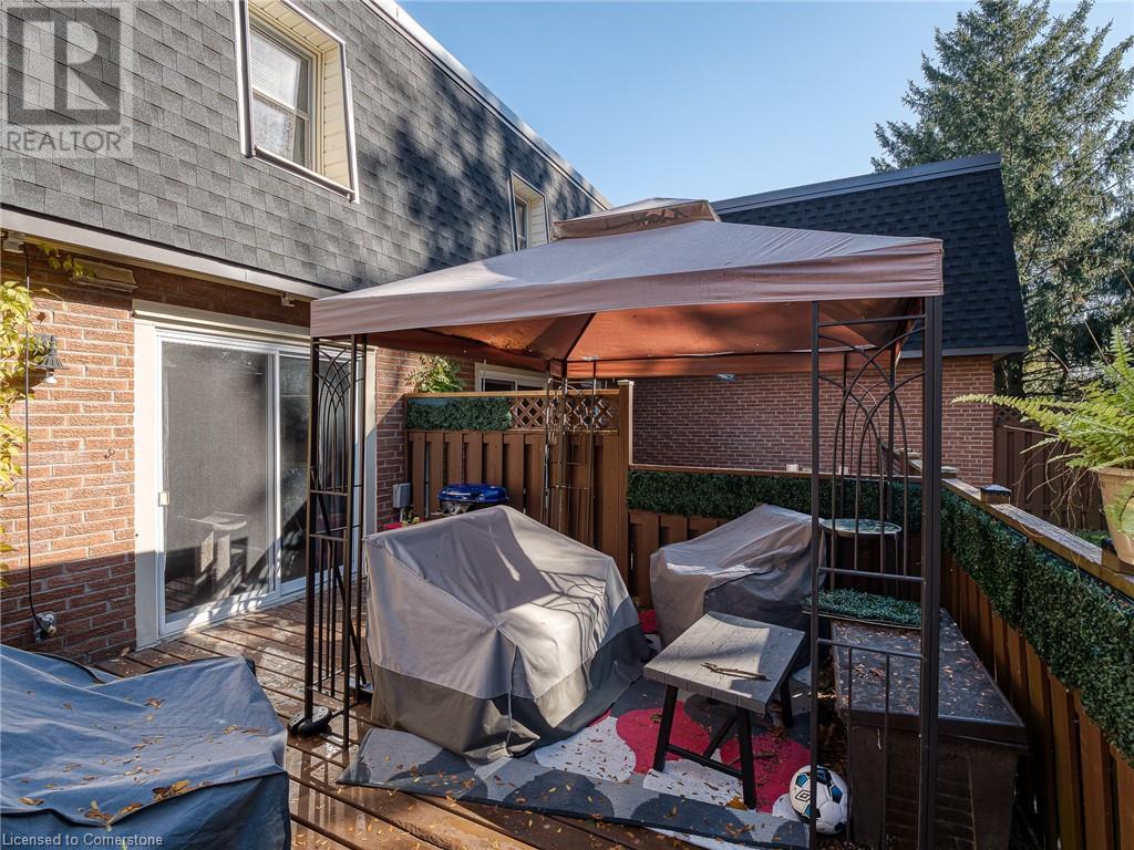 594 DURHAM Crescent Unit# 1