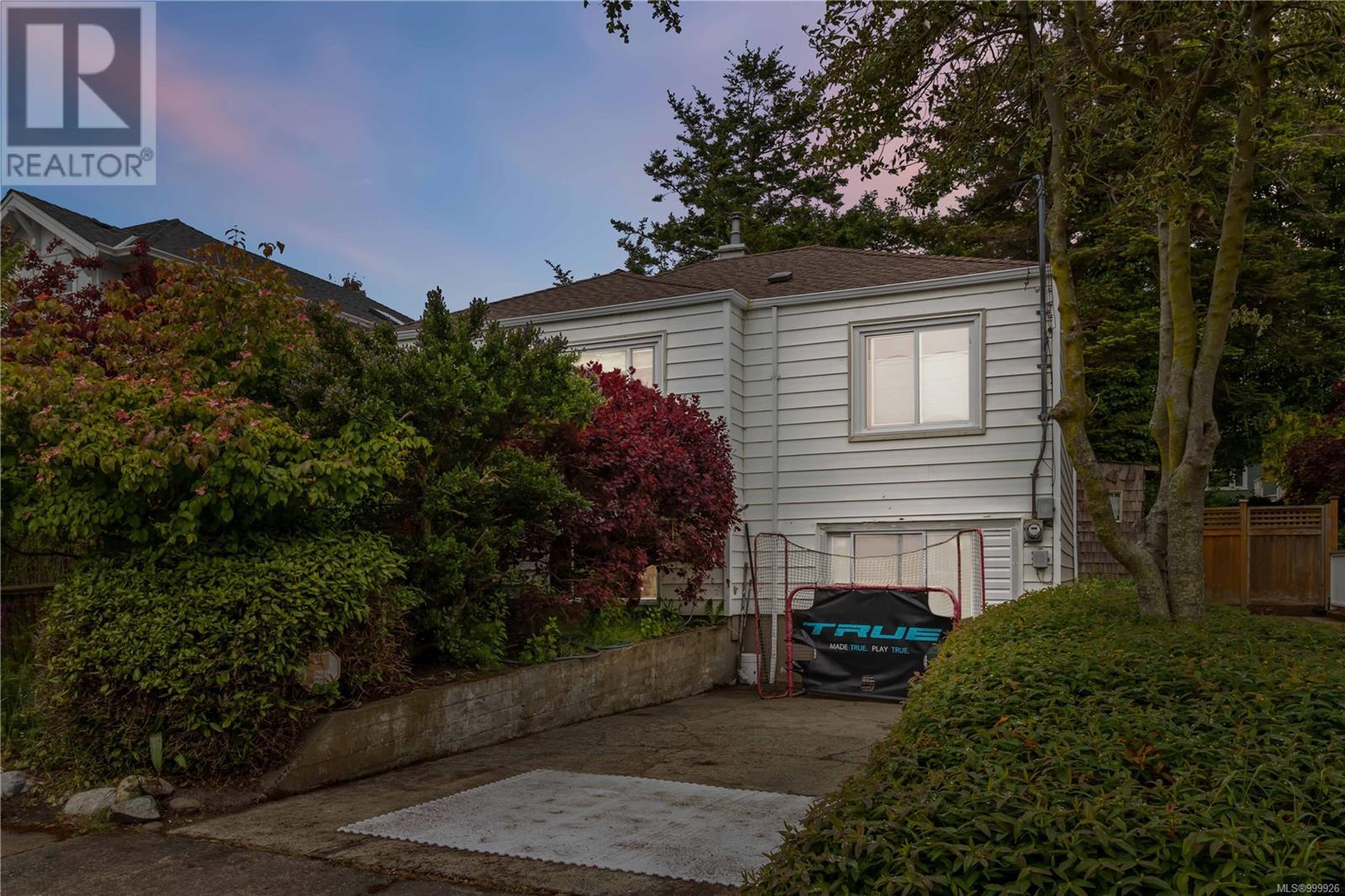 140 Olive St