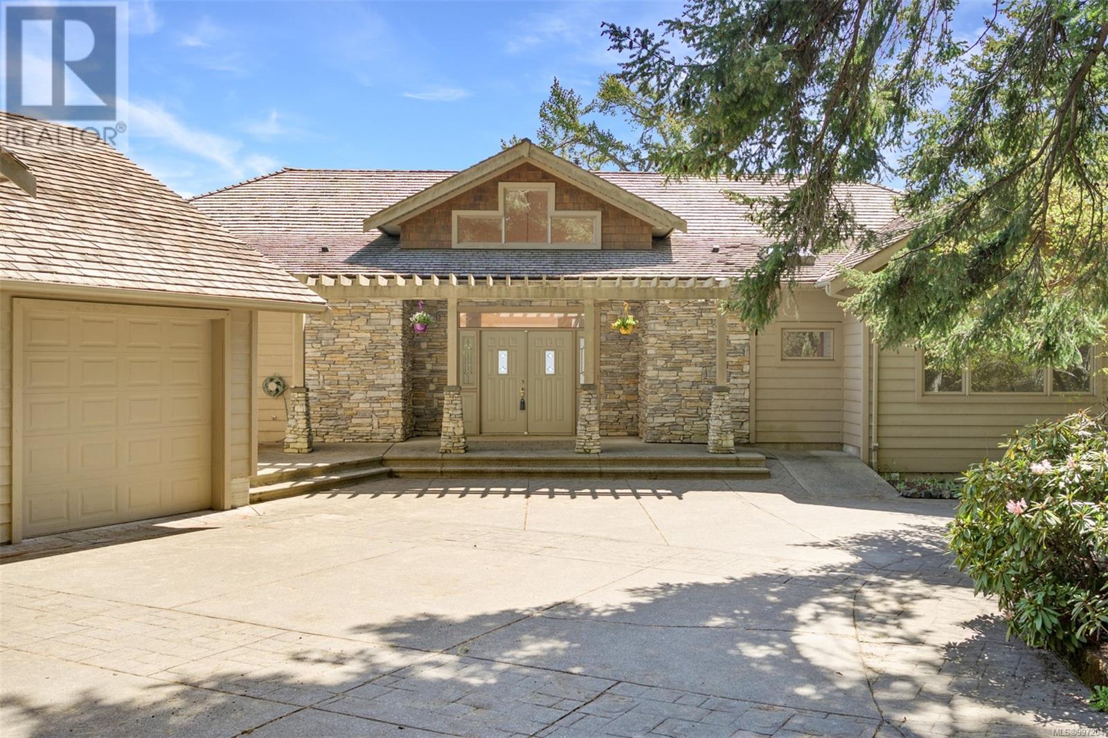 558 Wilderness Pl