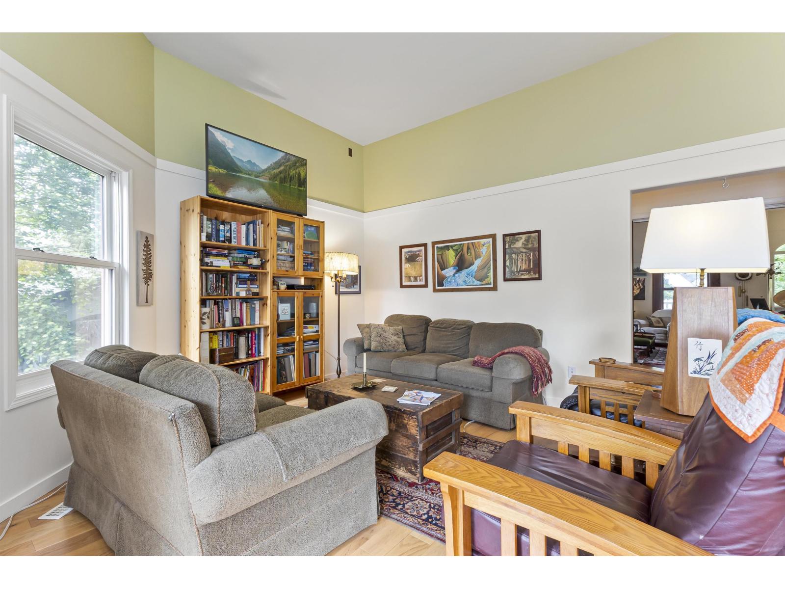 690 FRASER AVENUE|Hope