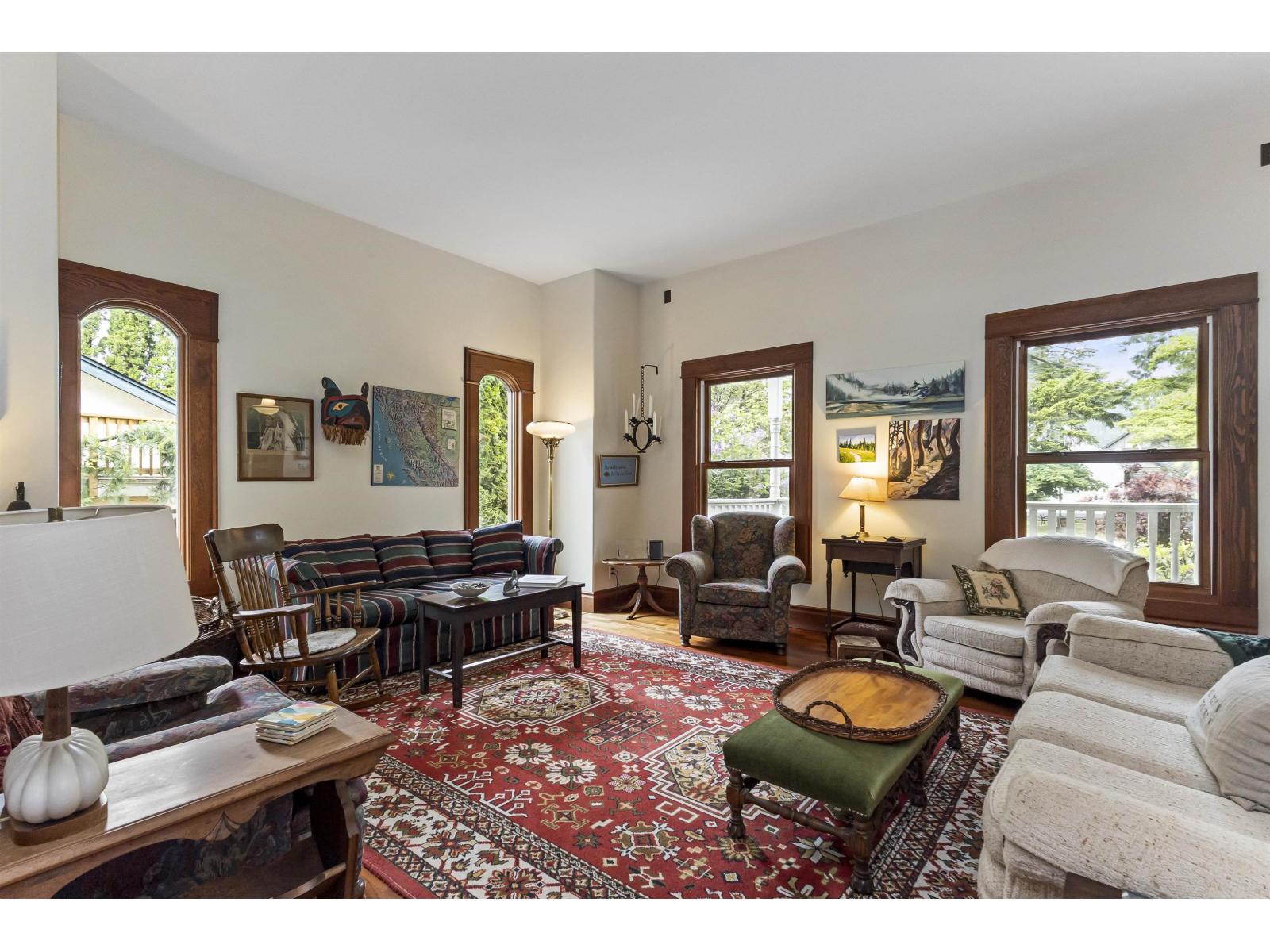 690 FRASER AVENUE|Hope