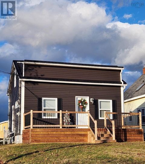 2003, 2005 EAST PRINCE Street Salmon River NS B2N1K2