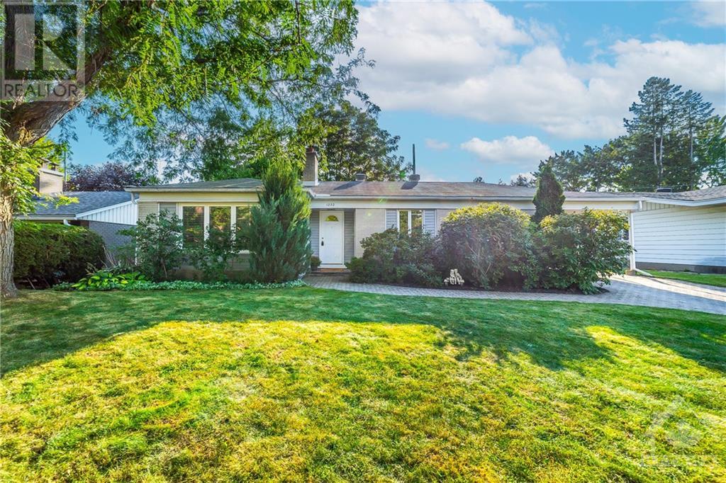 Photo 1 of 30 — 1232 SOUTHWOOD Drive, Ottawa, ON K2C3C3