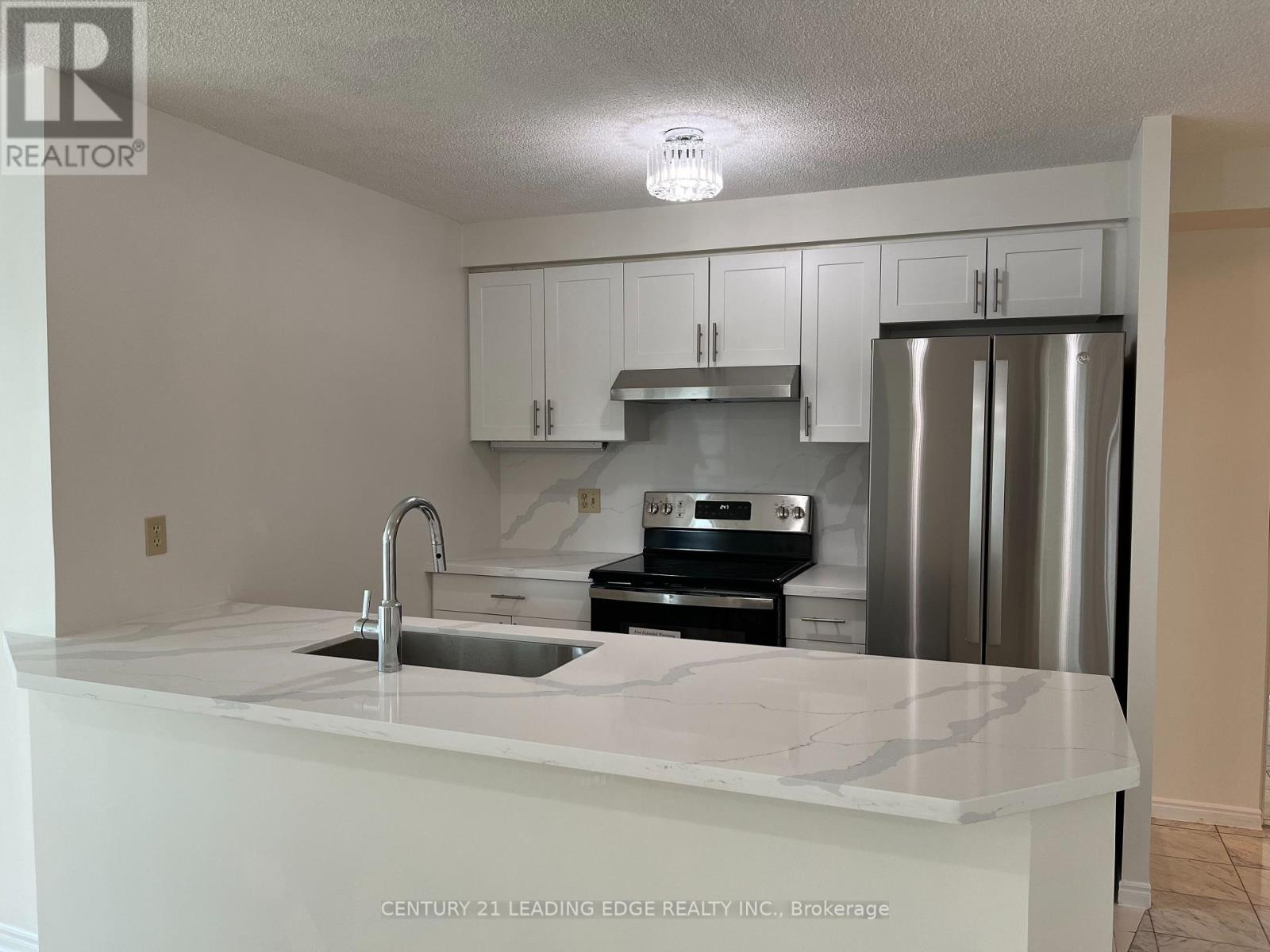 607 - 10 QUEENS QUAY W