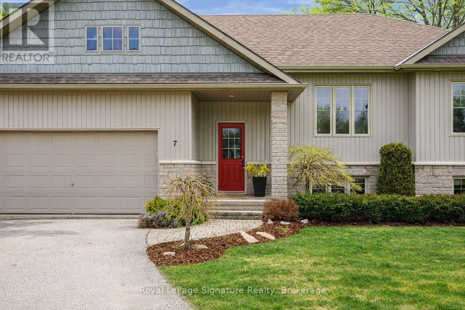 7 GRACE AVENUE