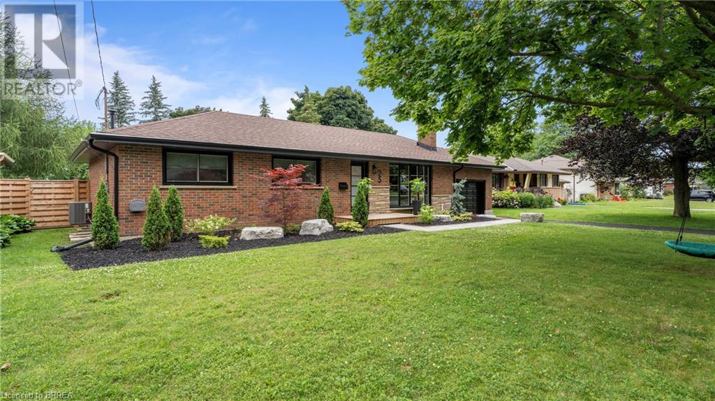 25 SENECA Crescent