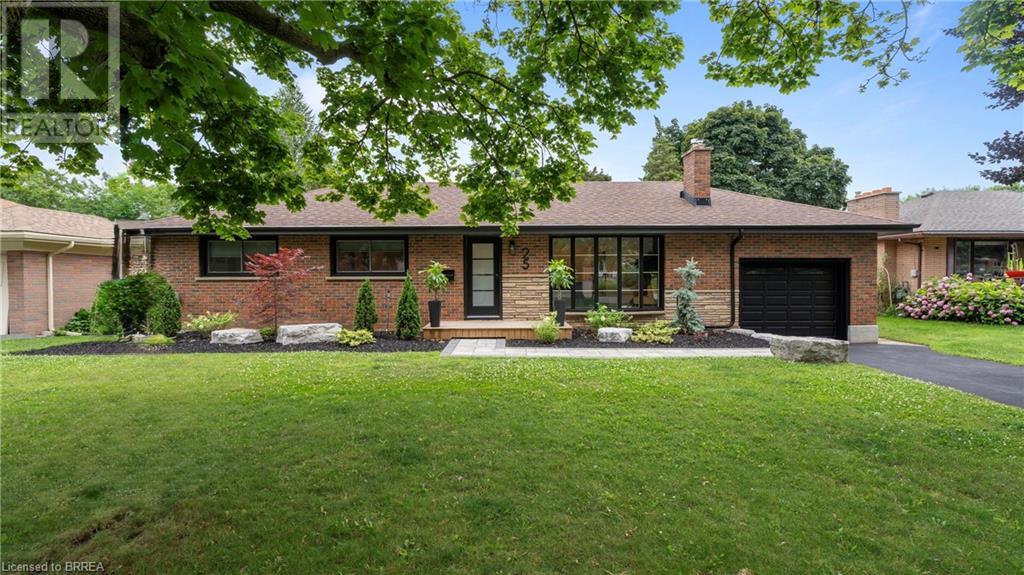 25 SENECA Crescent