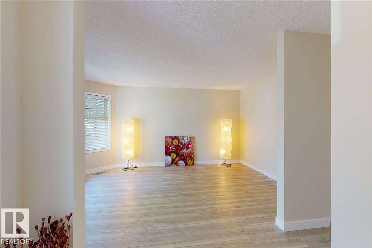 9607 73 AV NW