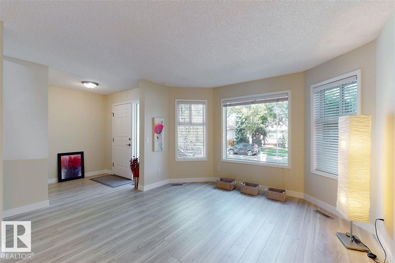 9607 73 AV NW