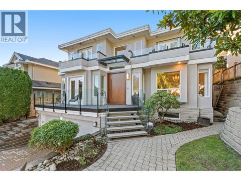 1725 ORKNEY PLACE North Vancouver BC V7H2Z1