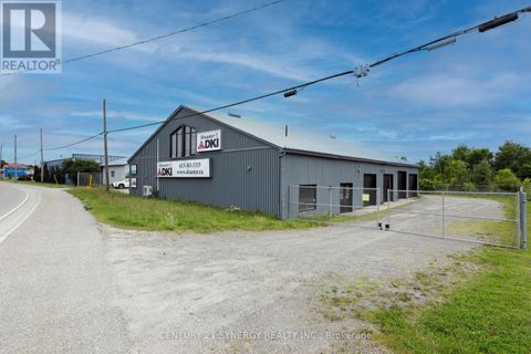 UNIT 2 - 42 UNION STREET Smiths Falls ON K7A5C4