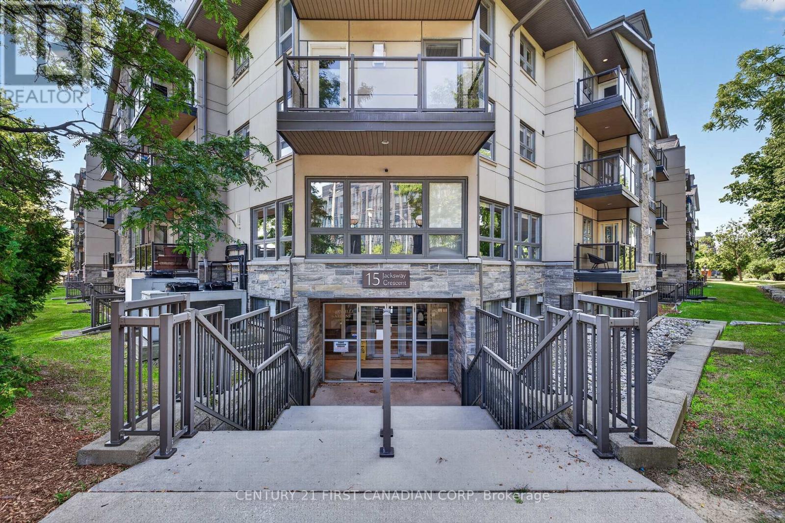 222 - 15 JACKSWAY CRESCENT