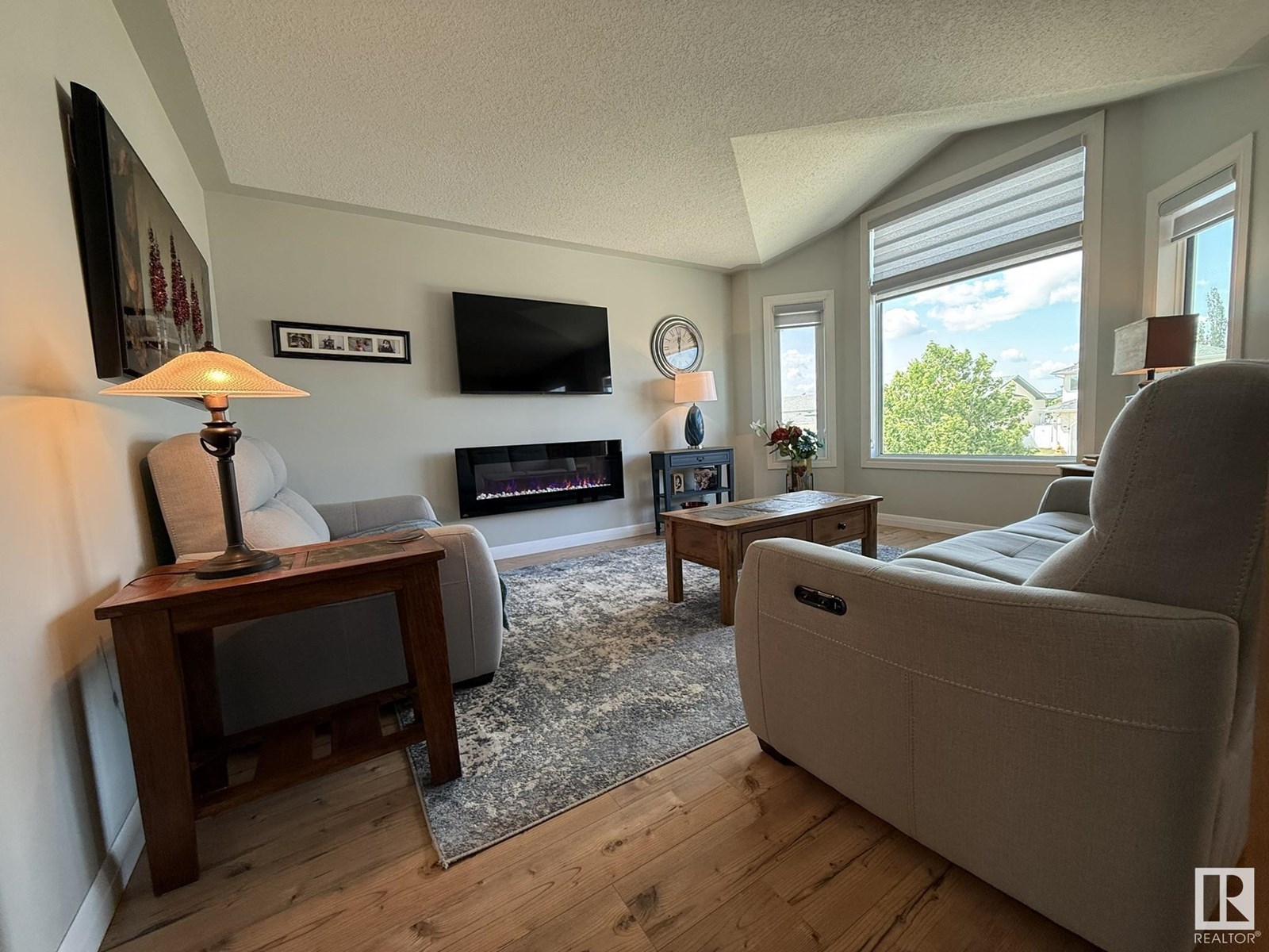 16103 67 ST NW