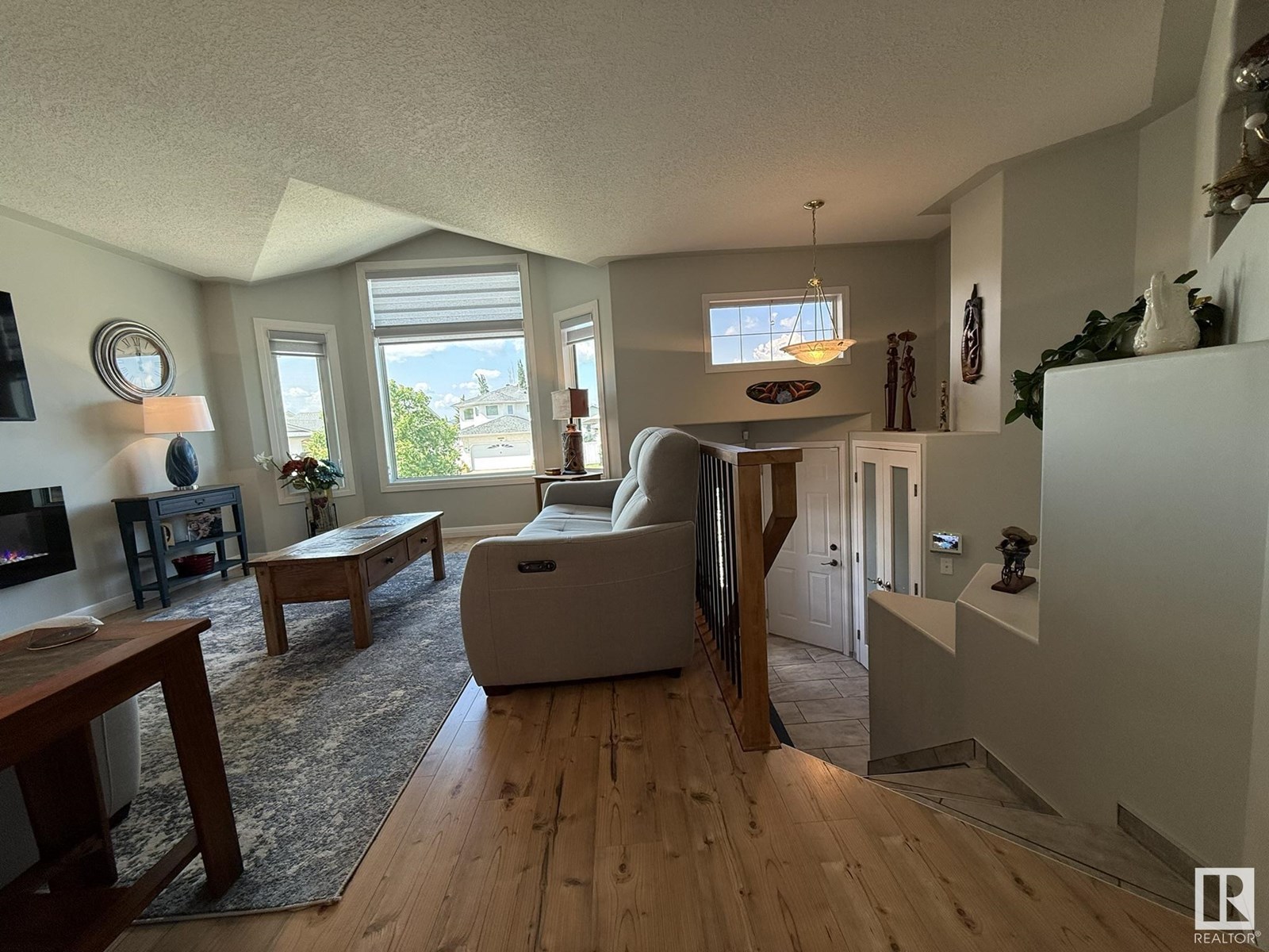 16103 67 ST NW