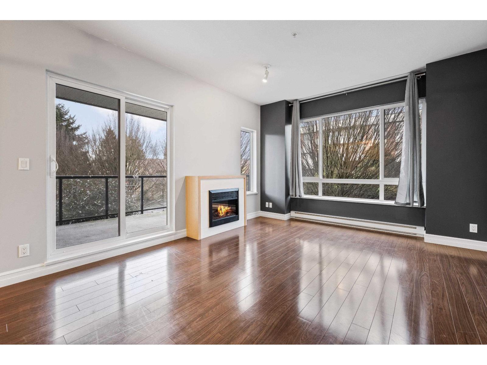 215 2943 NELSON PLACE