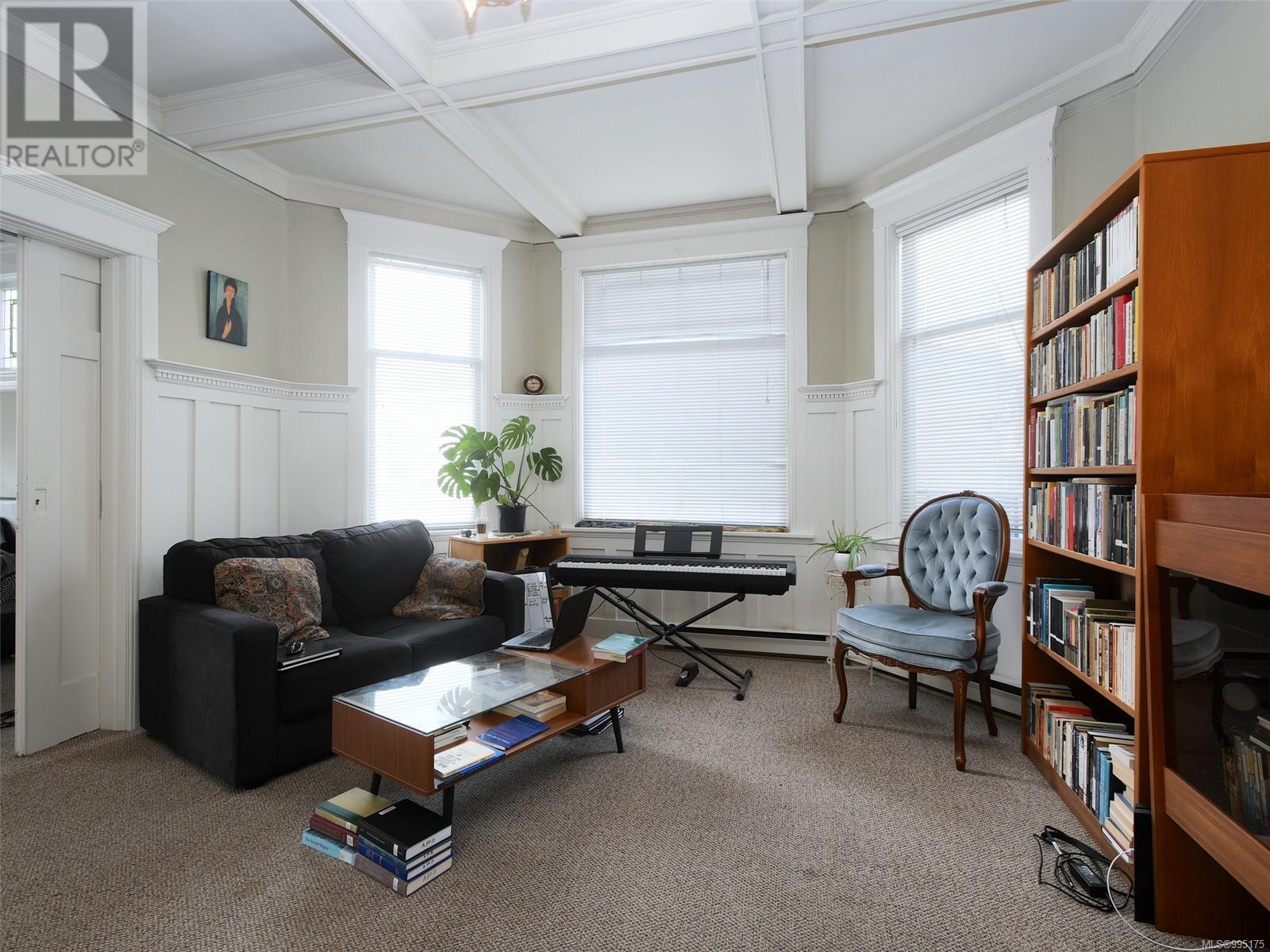 1120 May St