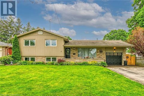 4 BLACK FRIARS Road St. Catharines ON L2N2M9