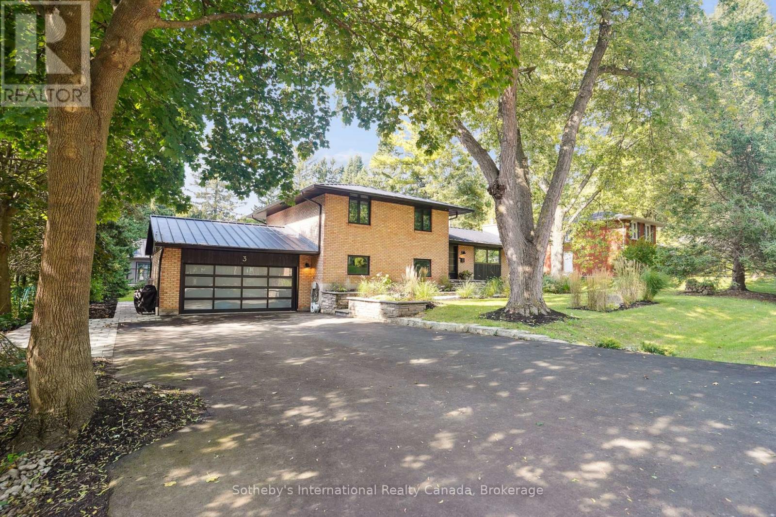 3 FOREST AVENUE
