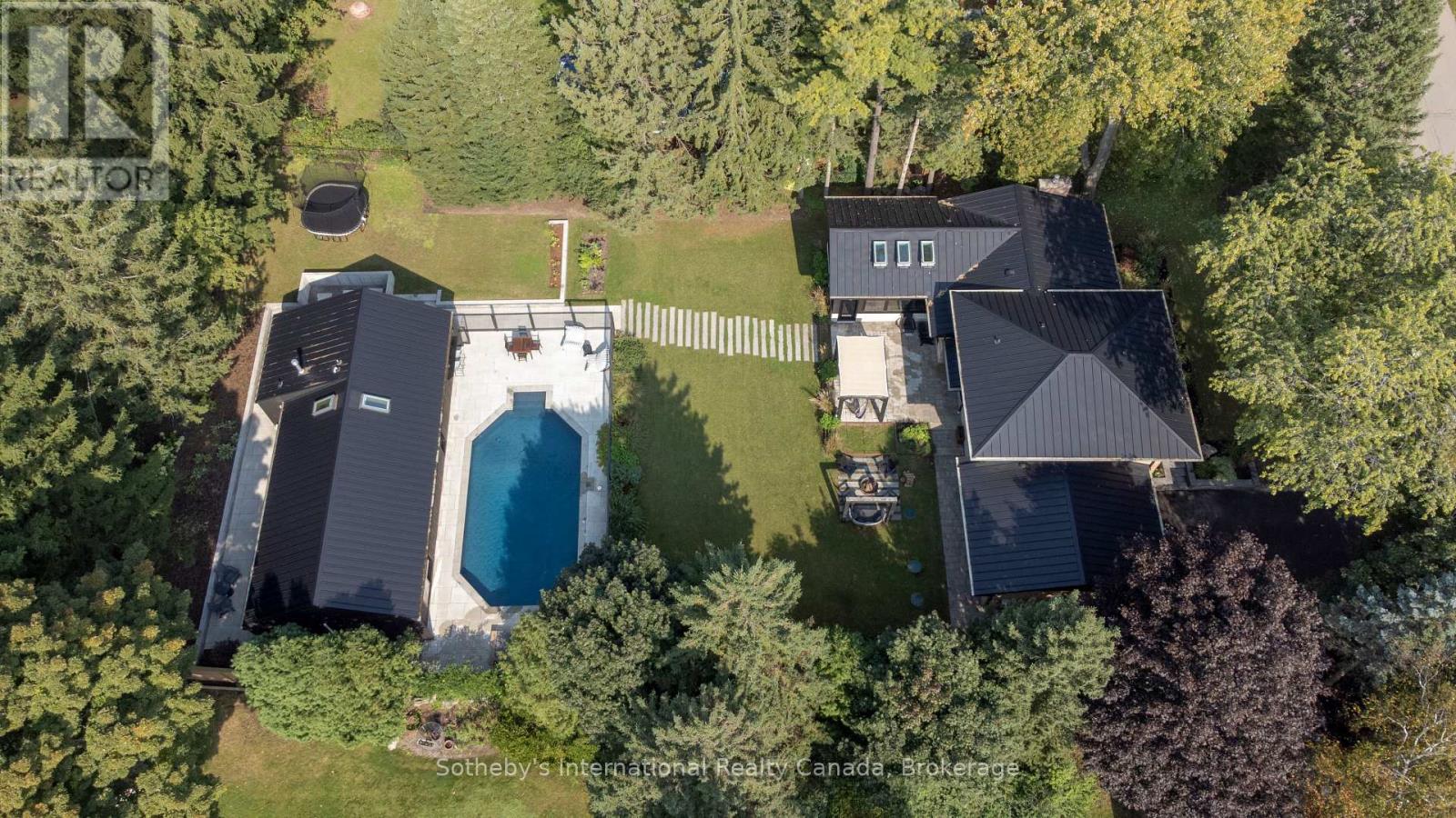 3 FOREST AVENUE