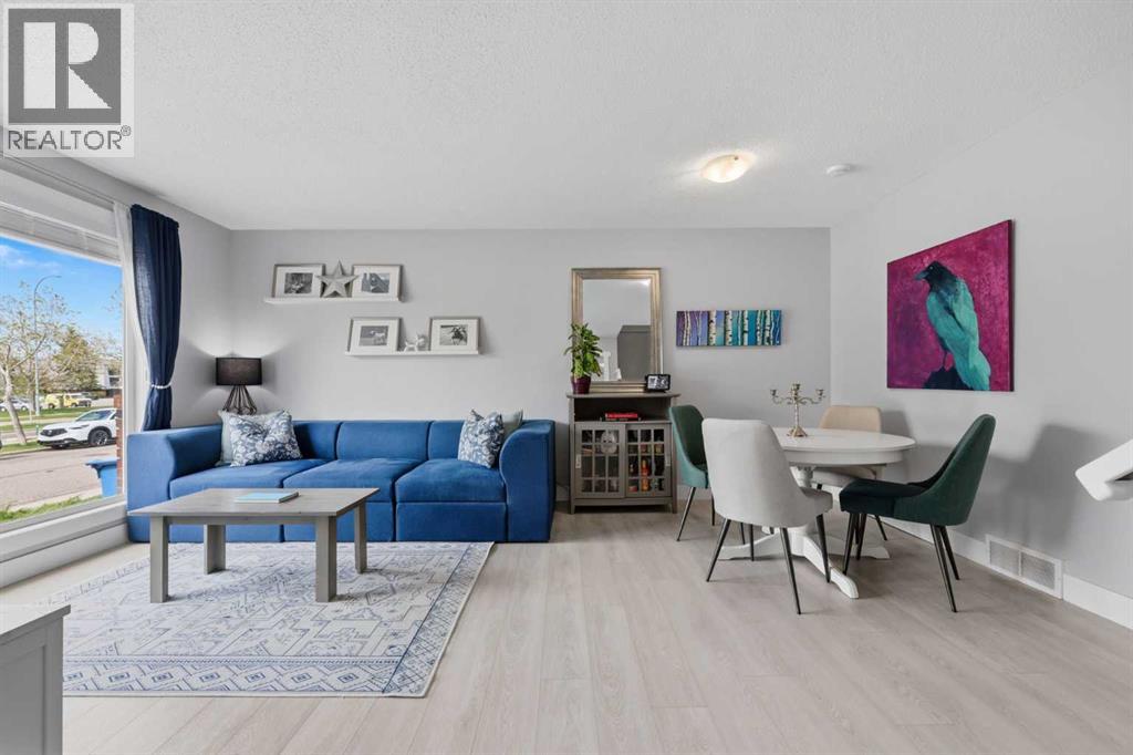 160 Silvergrove Hill NW