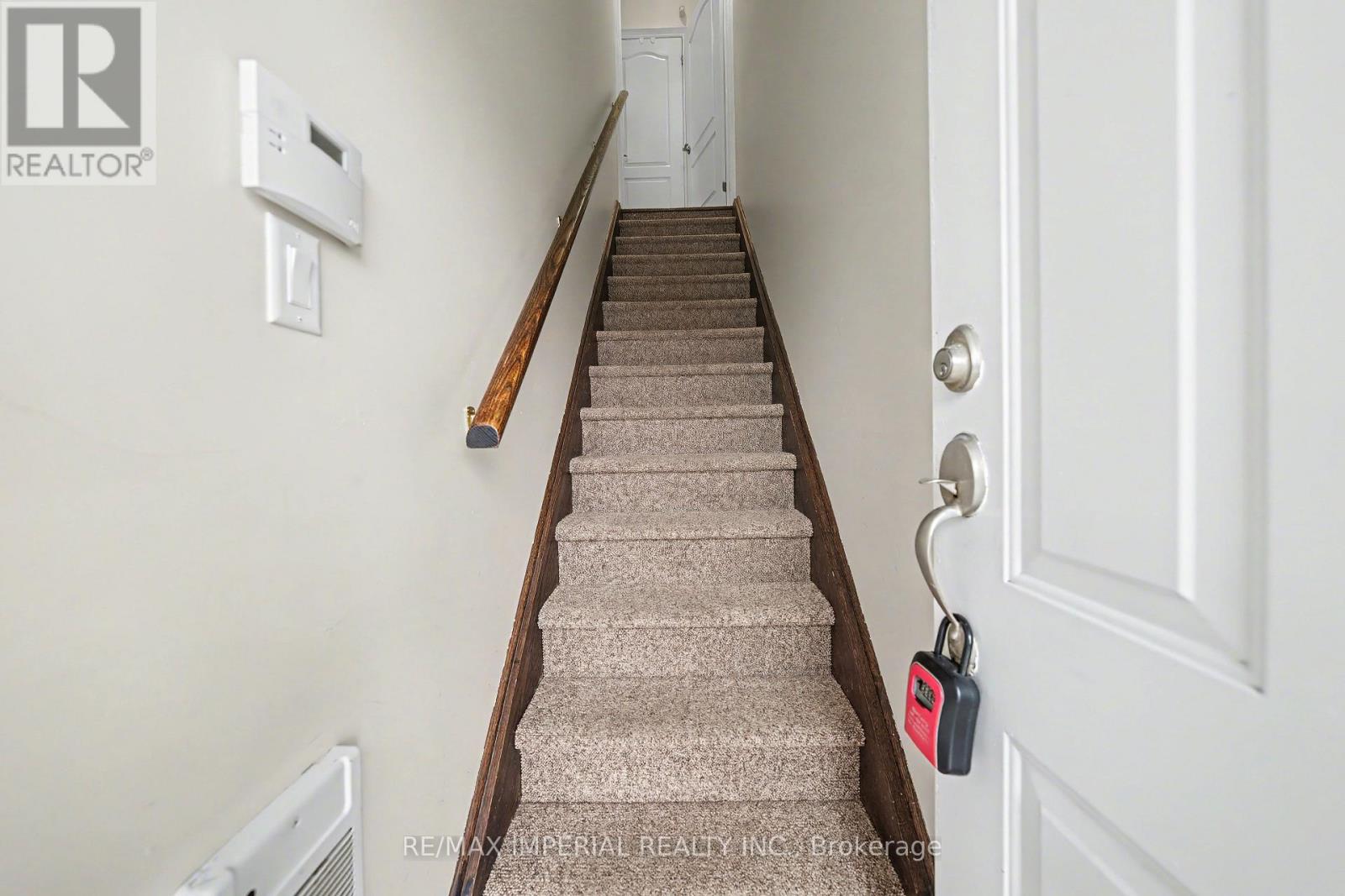 2 - 2964 ISLINGTON AVENUE