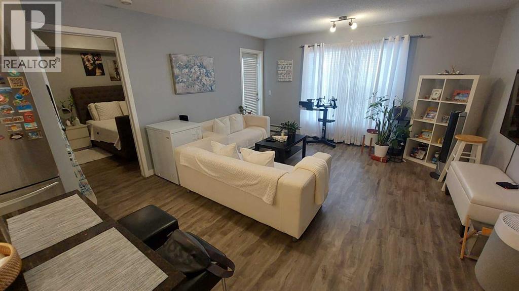 402, 2000 applevillage Court SE
