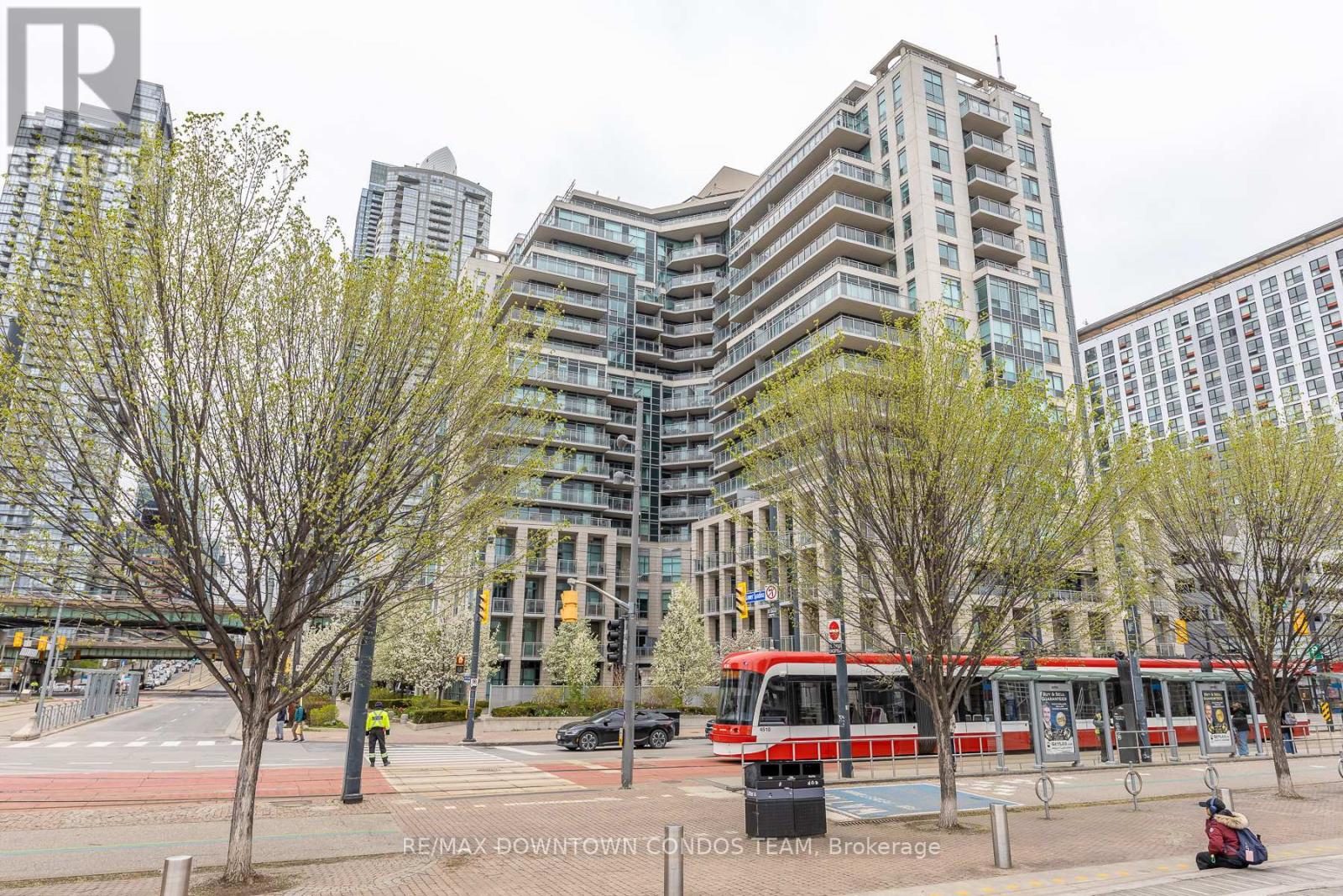 404 - 410 QUEENS QUAY W