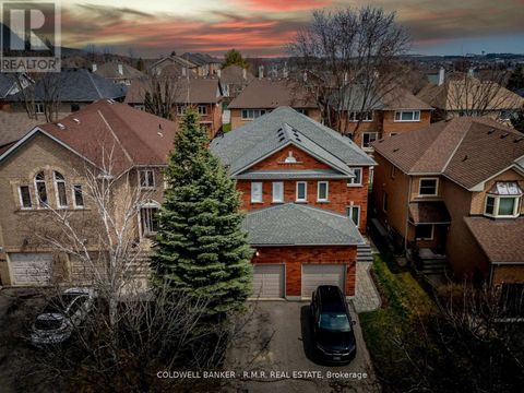 38 WIDDIFIELD AVENUE Newmarket (Armitage) ON L3X1Z4