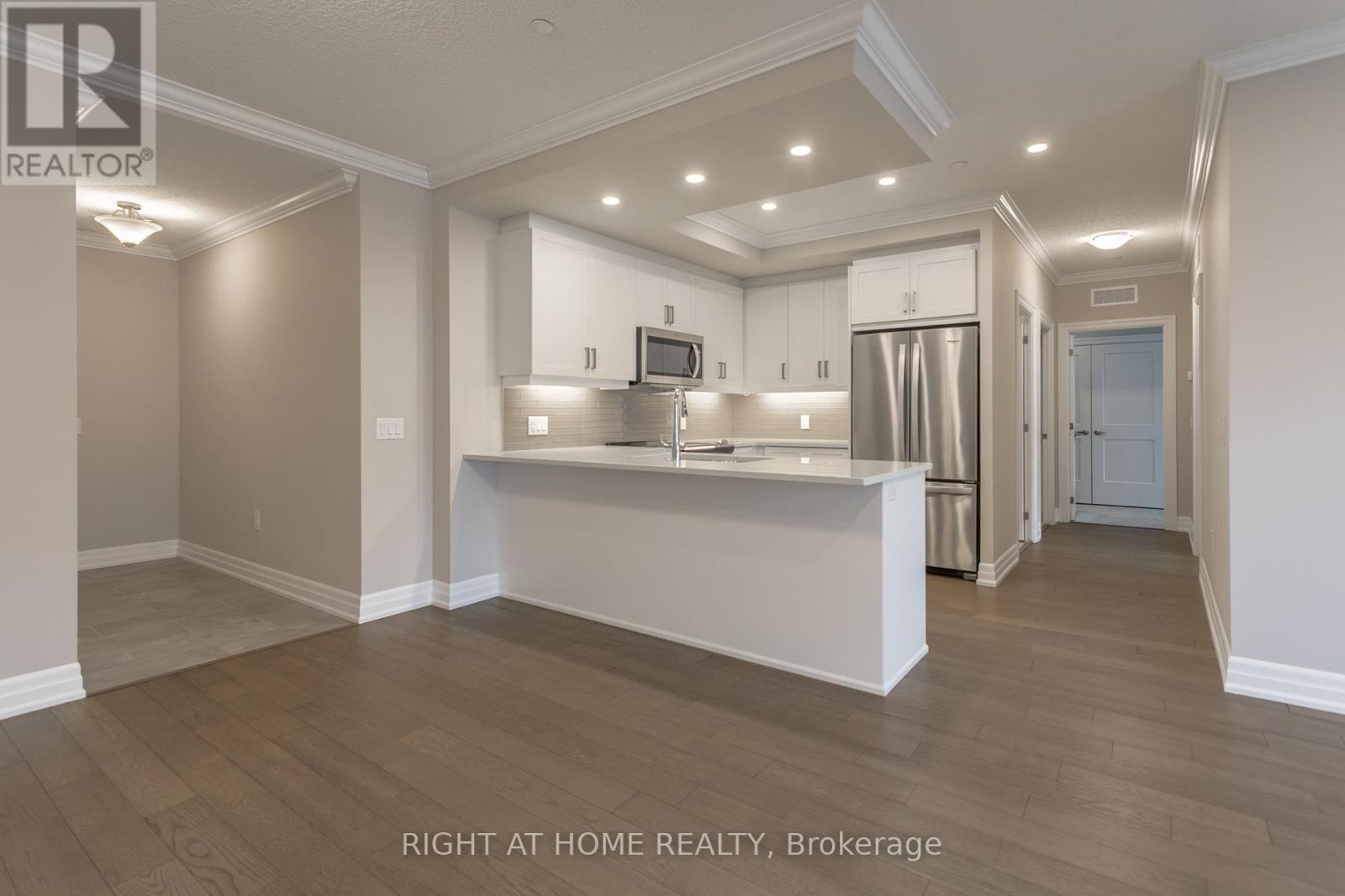 # 910 - 460 CALLAWAY ROAD