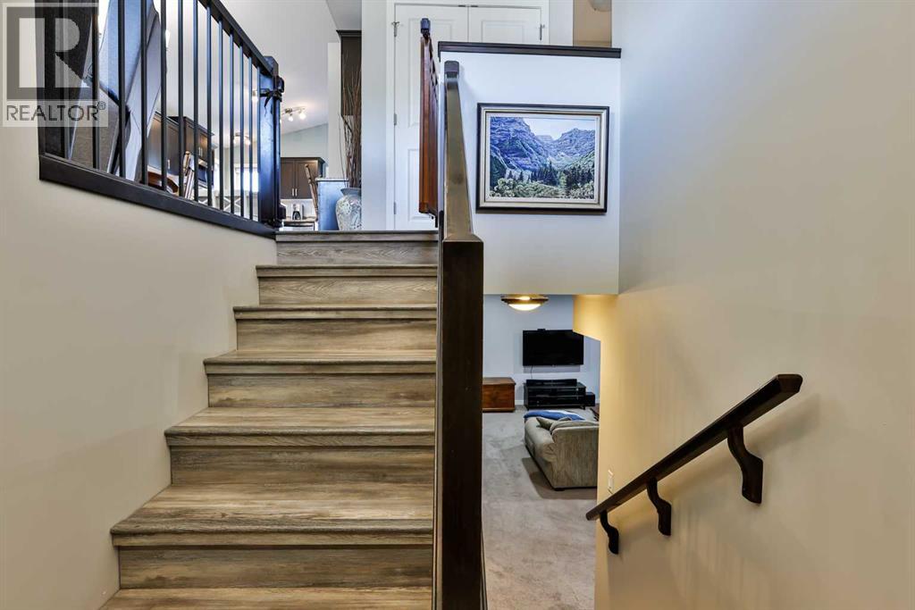 381 Moonlight Way West W