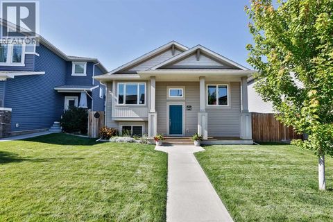 381 Moonlight Way West  W Lethbridge AB T1J5K1
