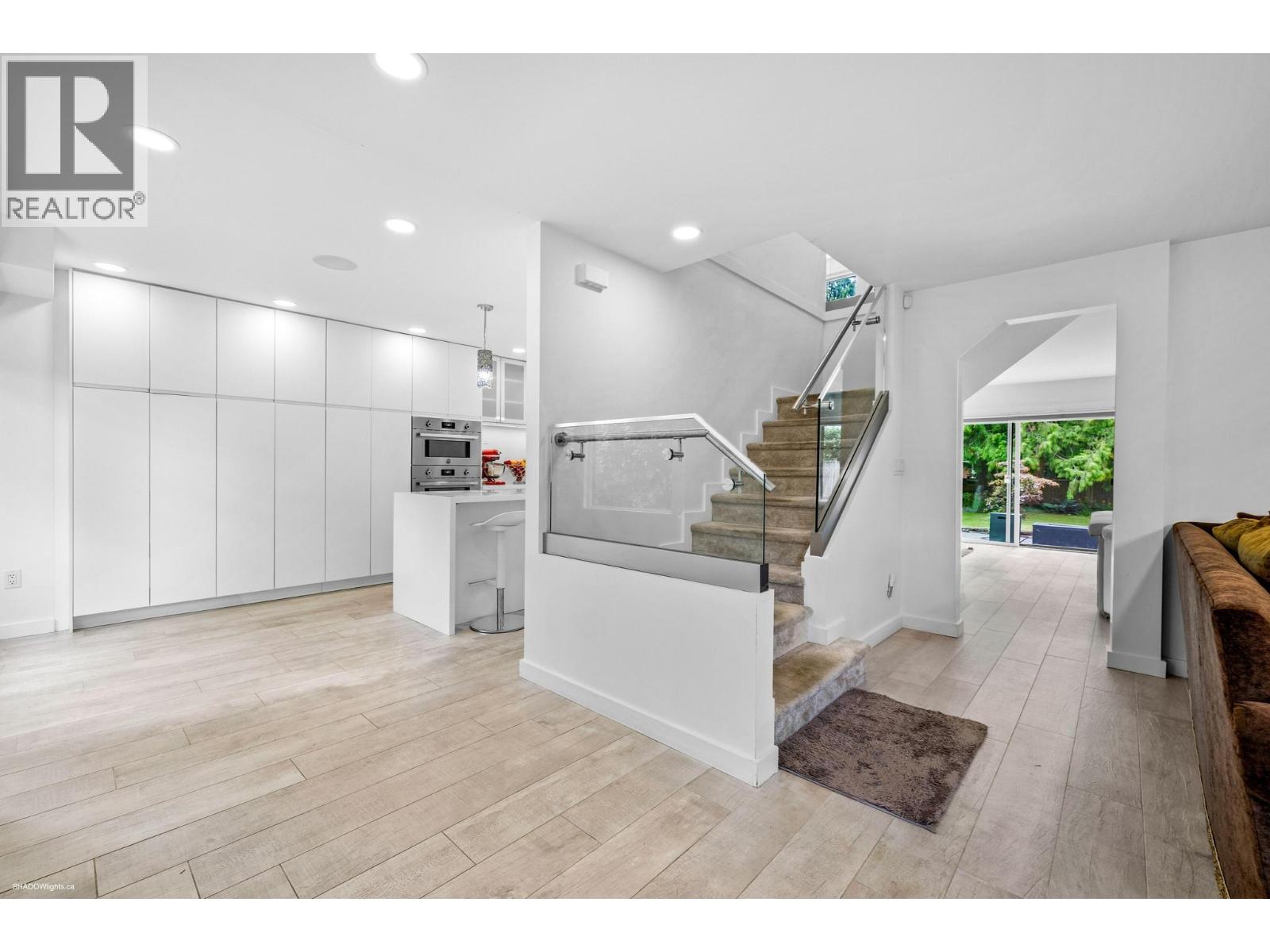 6471 GIBBONS DRIVE