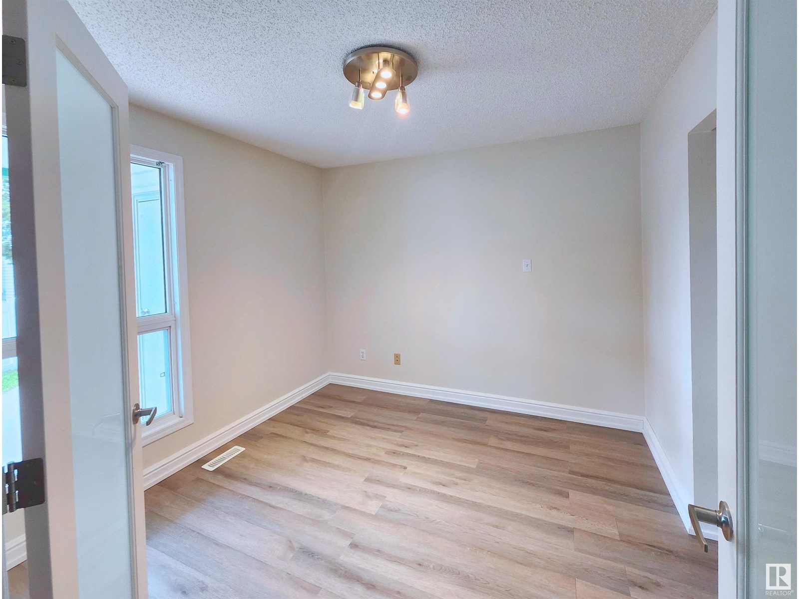 #97 2703 79 ST NW