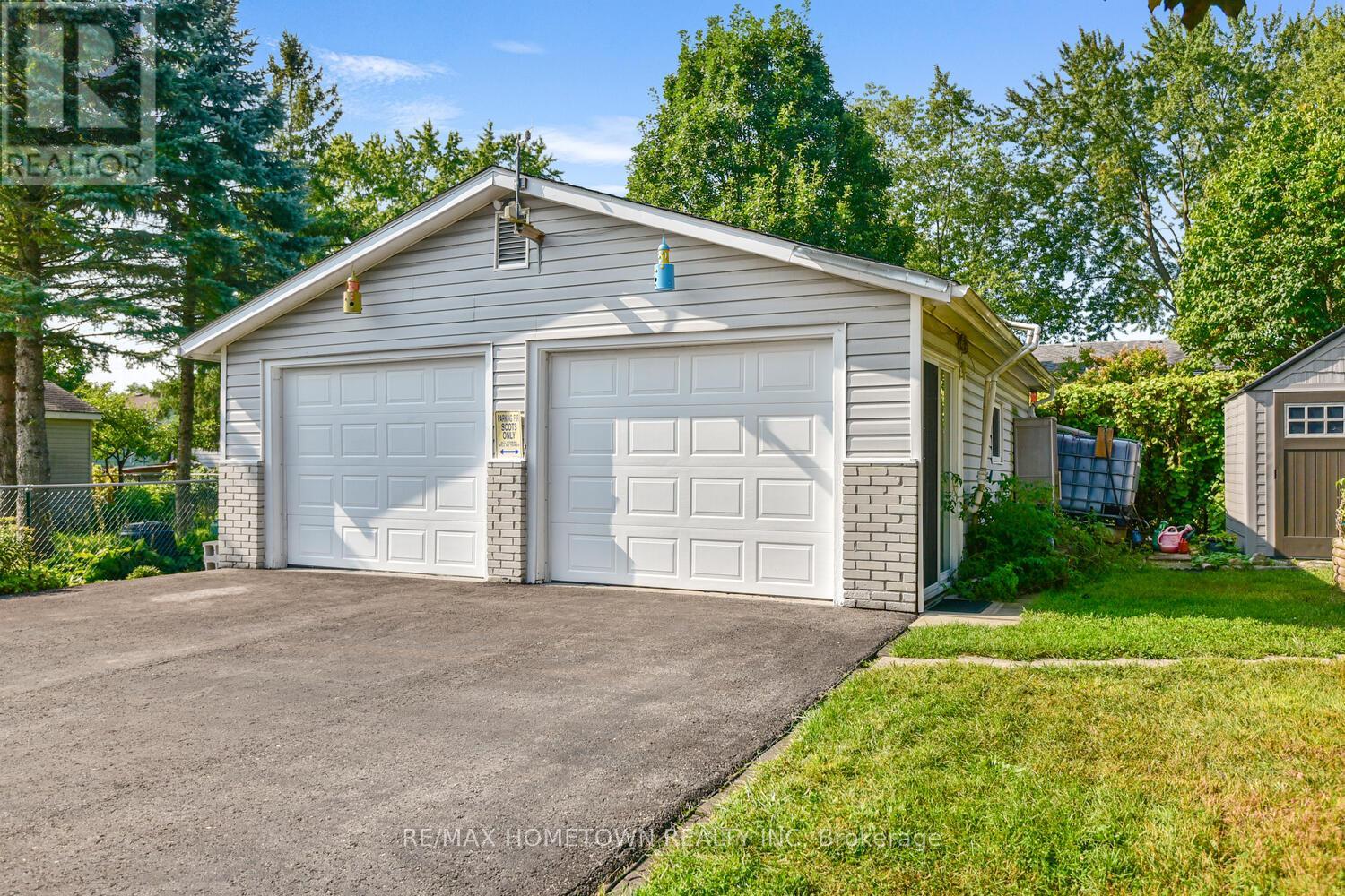 100 WINDSOR DRIVE