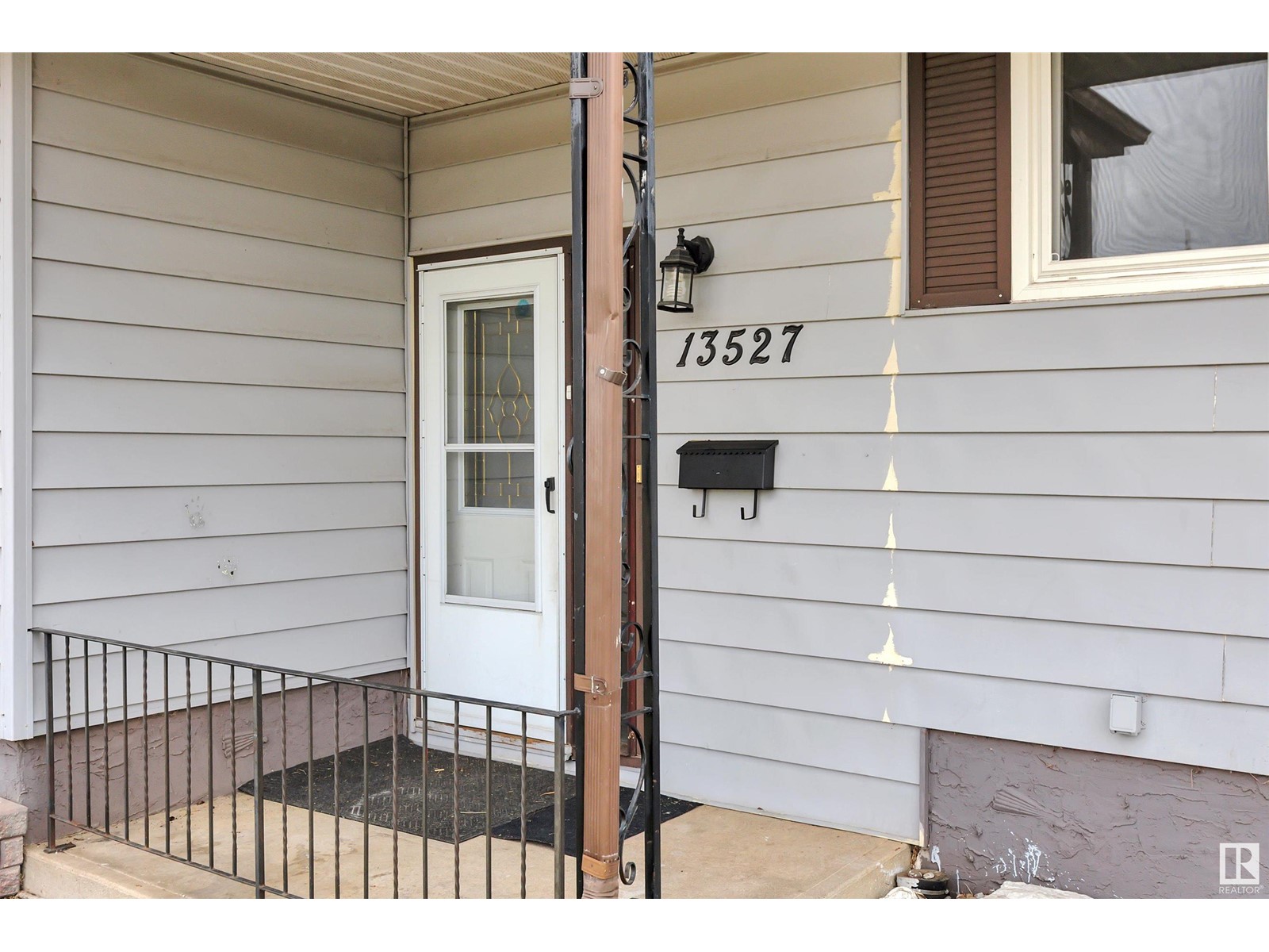 13527 67 ST NW