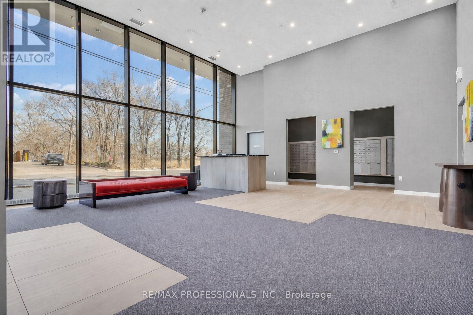 313 - 859 THE QUEENSWAY