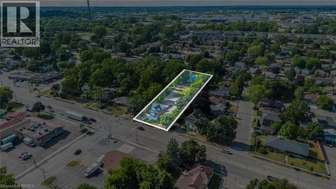 816 COLBORNE Street E Brantford ON N3S3S4