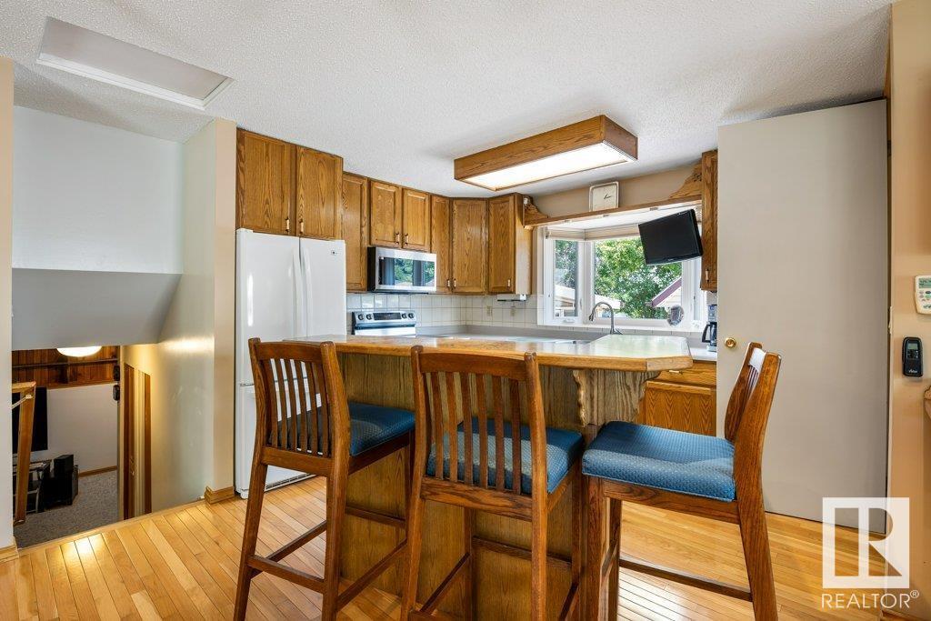 102 LAROSE DR