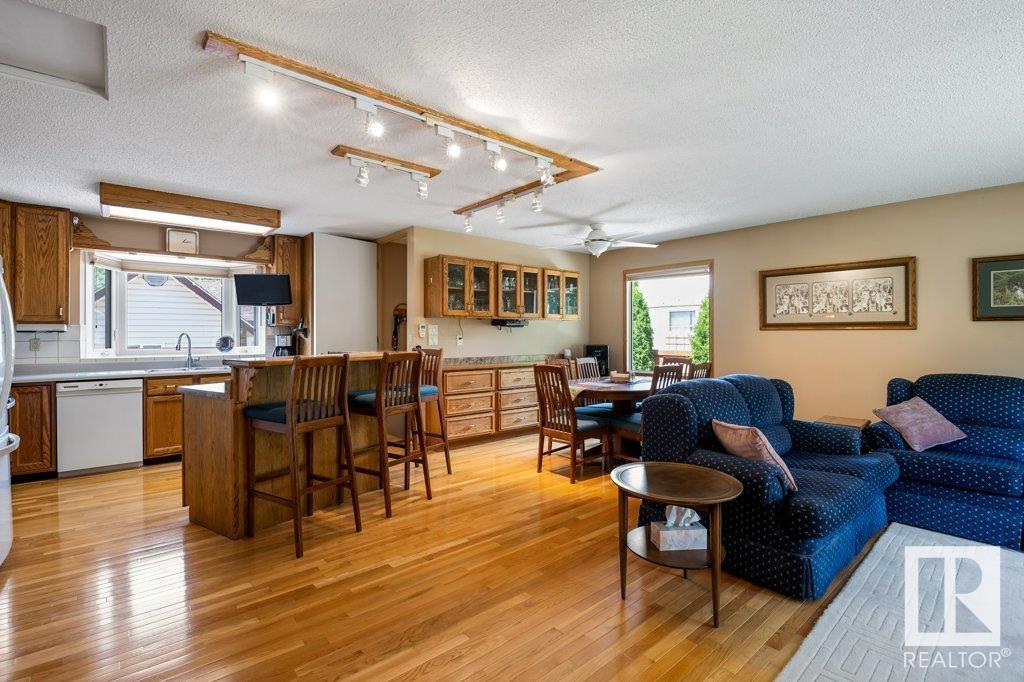 102 LAROSE DR