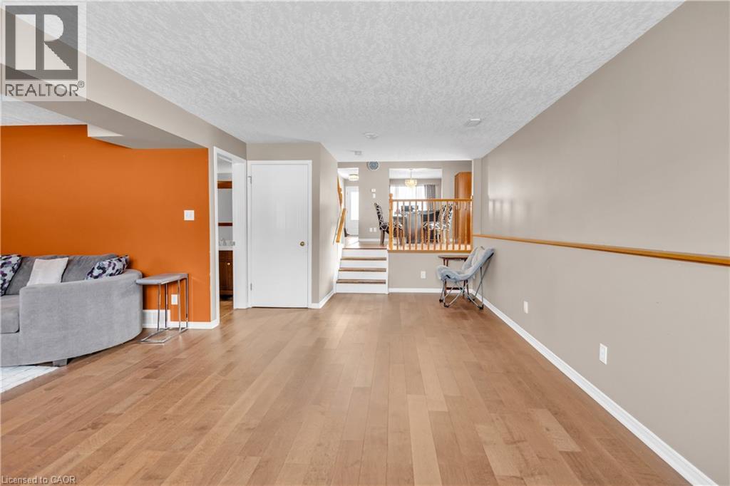 28 RIDGEWAY Crescent