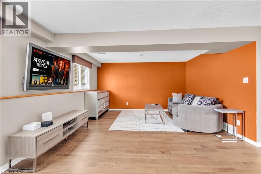 28 RIDGEWAY Crescent