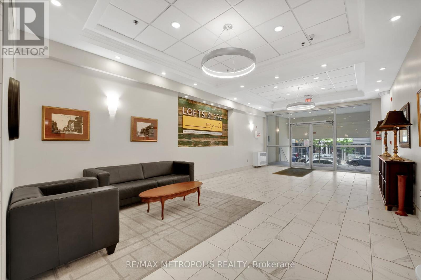 207 - 276 KING STREET W