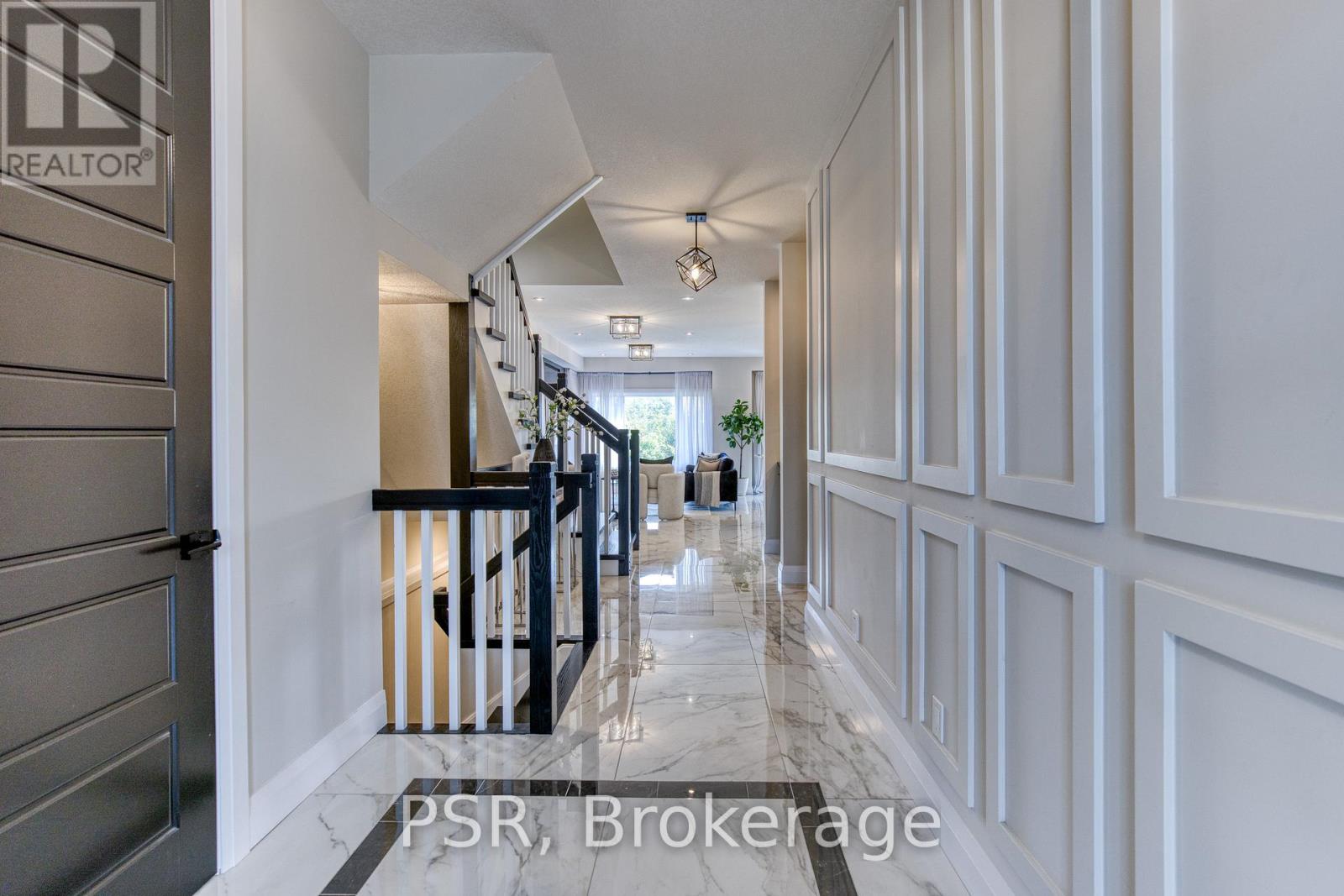 545 DOONWOODS CRESCENT