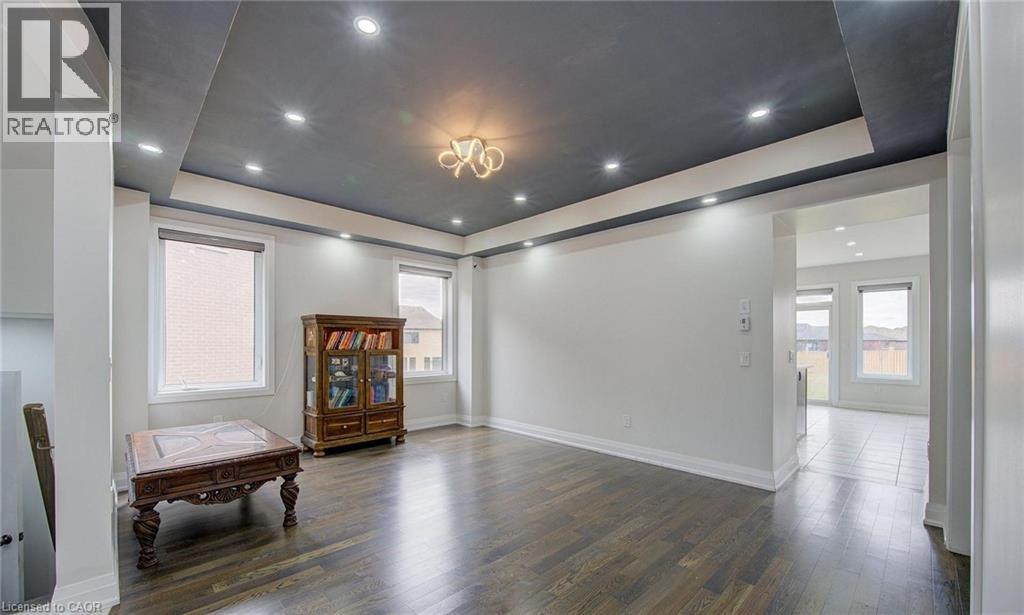 125 PRINCE CHARLES Crescent