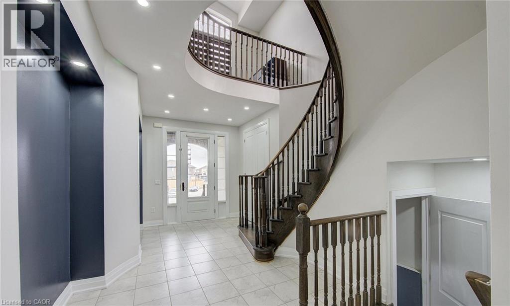 125 PRINCE CHARLES Crescent