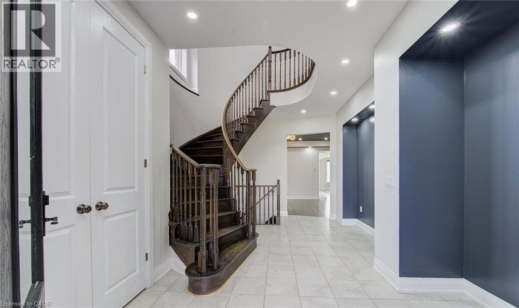 125 PRINCE CHARLES Crescent