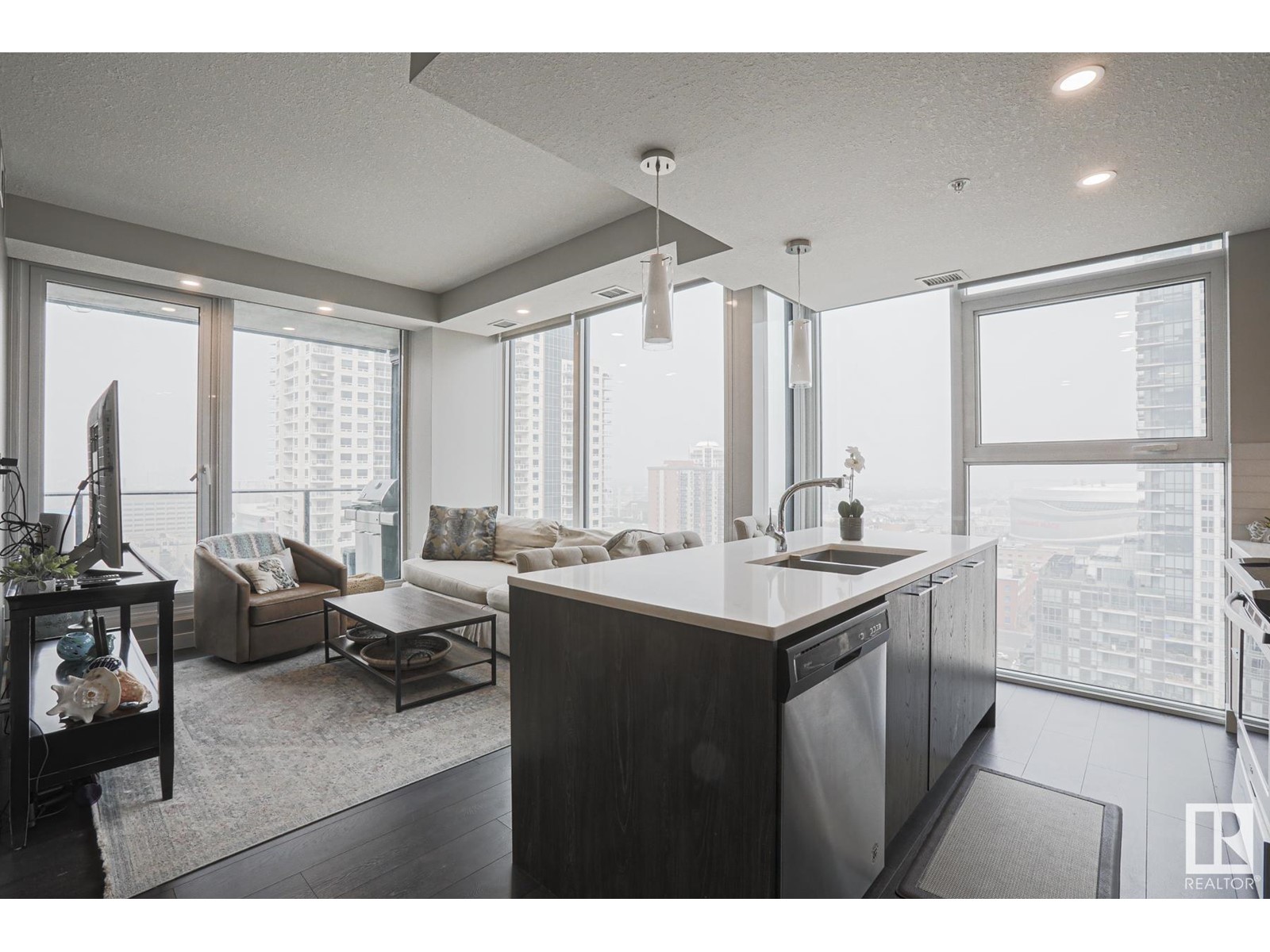#1602 10180 103 ST NW