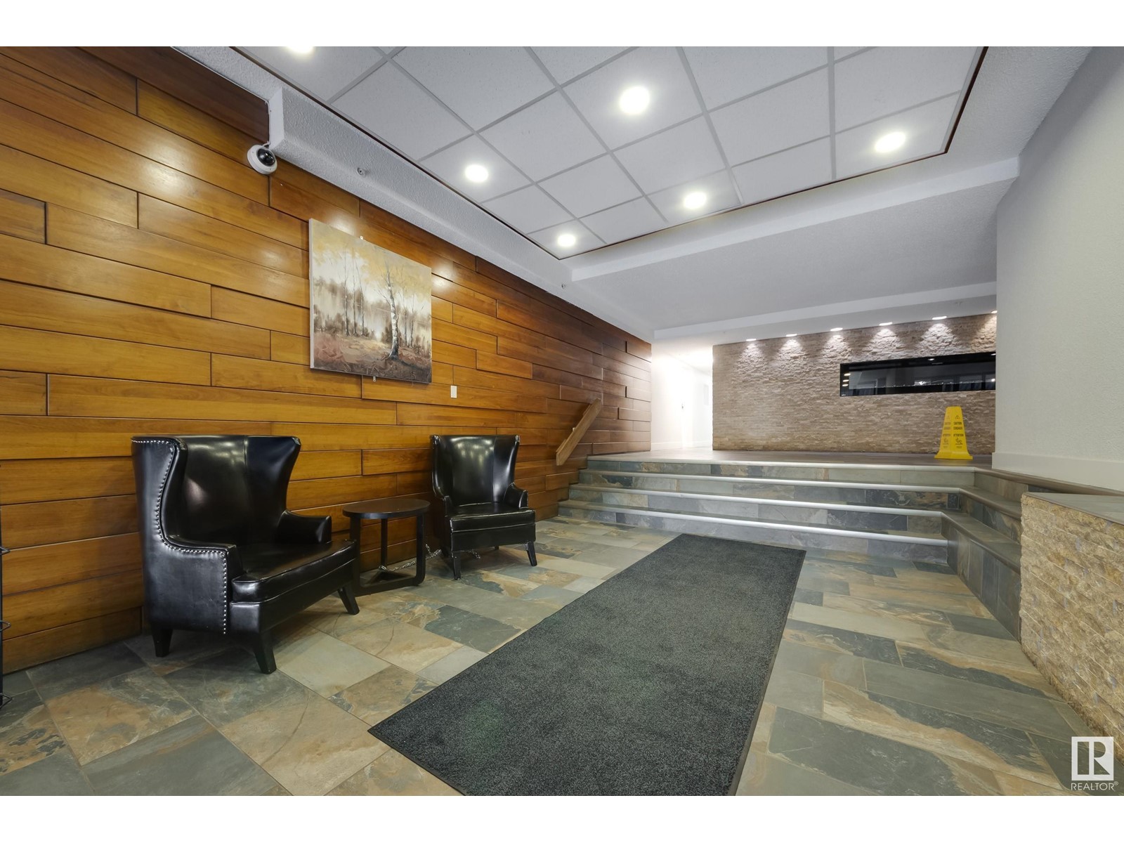 #32 8745 165 ST NW