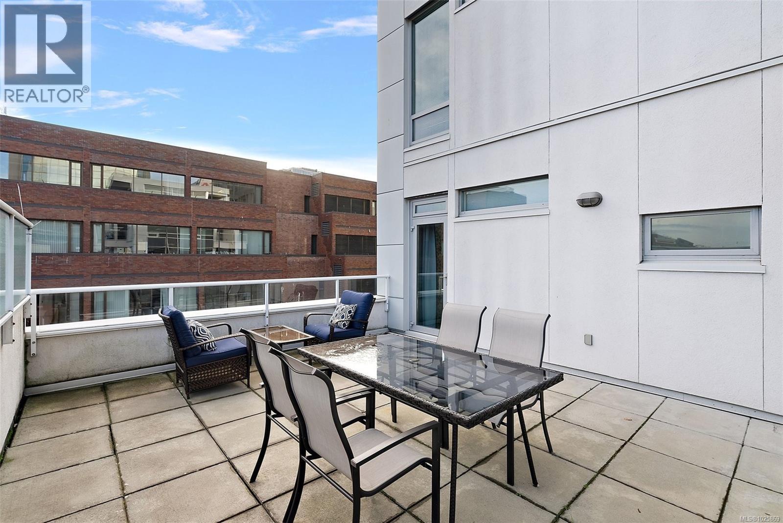 404 732 Broughton St