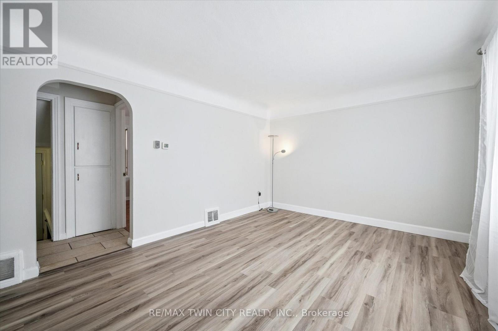 56 COLUMBIA STREET W